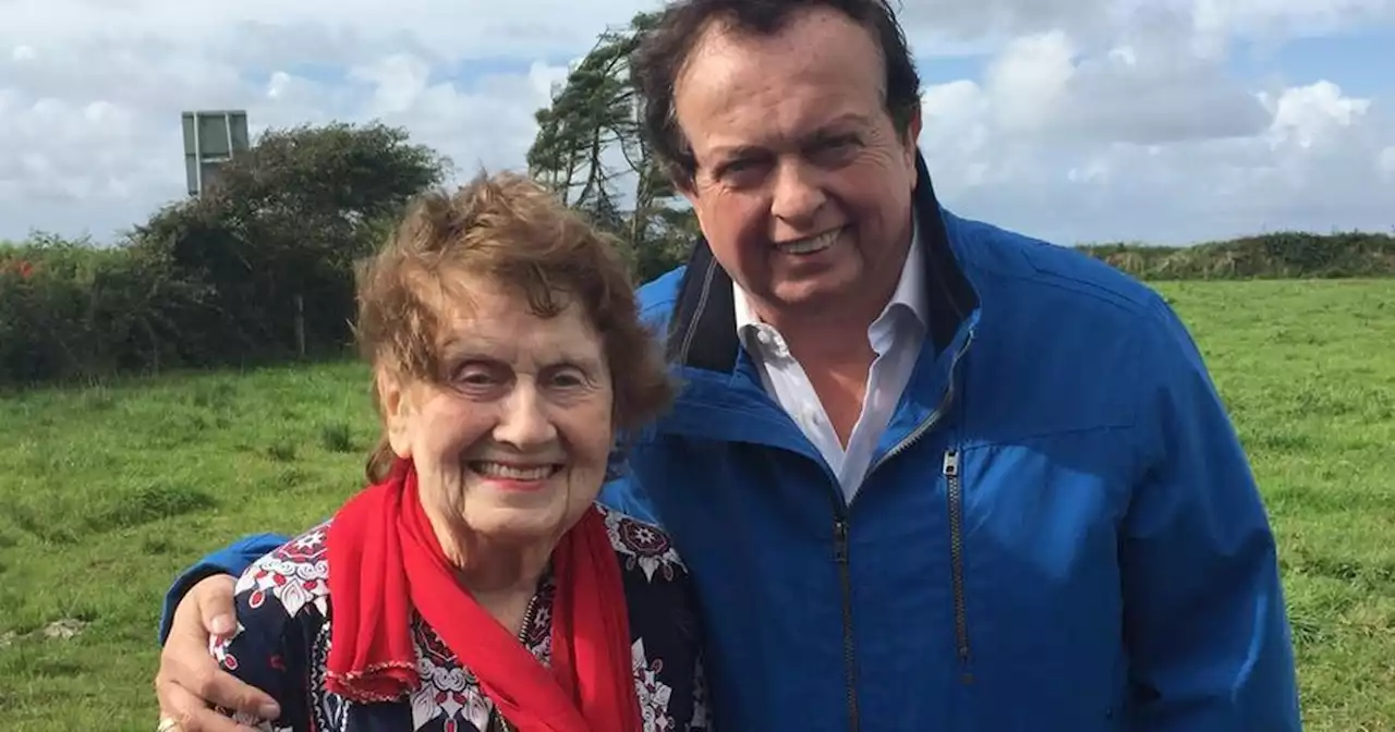 Marty Morrissey shares loving tribute to his late mother as he returns to work