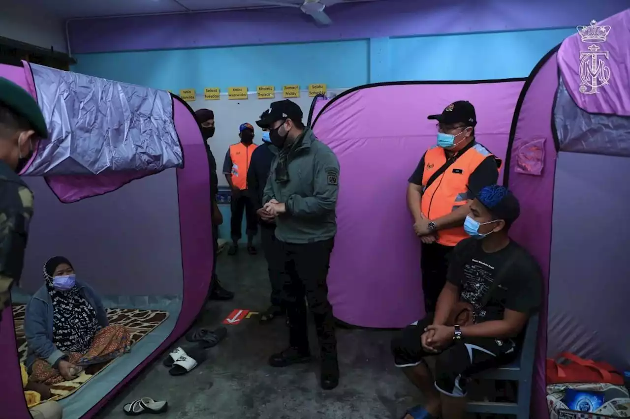 Floods: TMJ visits flood relief centres, says will continue monitoring situation