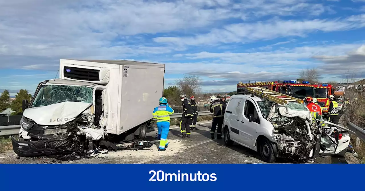 Un muerto y un herido grave tras un choque frontal entre un camión y un coche en San Fernando de Henares