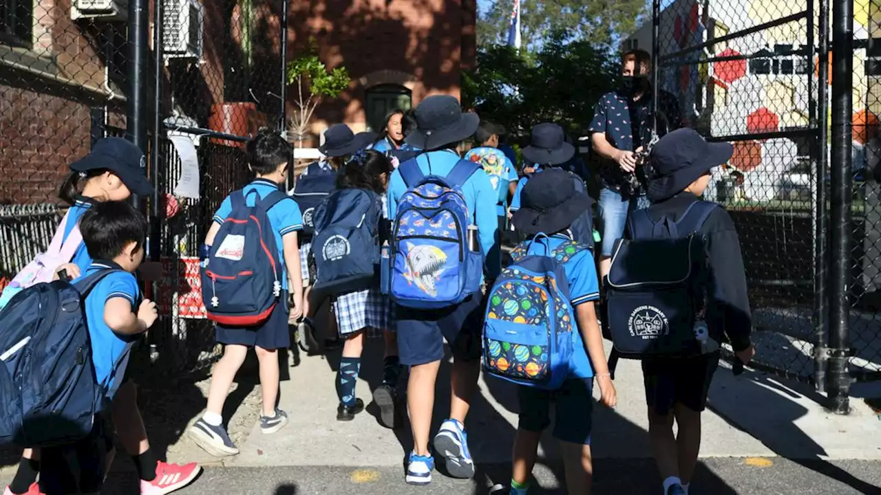 Victoria is resisting calls to delay the school year as its Omicron wave worsens