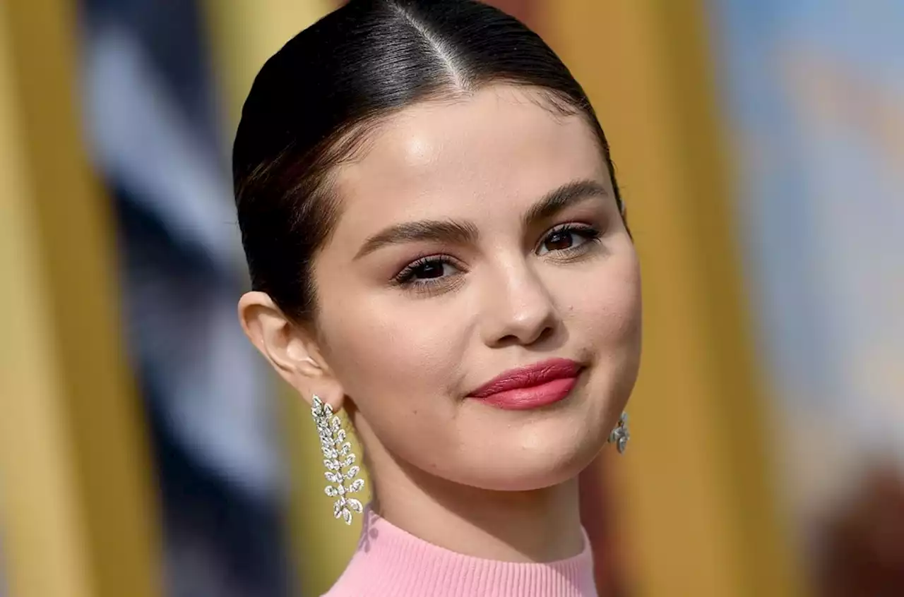 Selena Gomez Thanks Rare Beauty Team With Full-Page Ad in ‘New York Times’