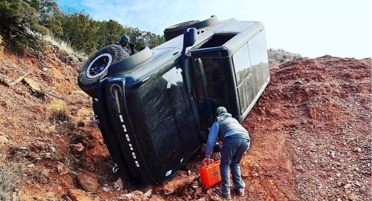 How Did This Ford Bronco's Off-Roading Adventure Go So Wrong? | Carscoops