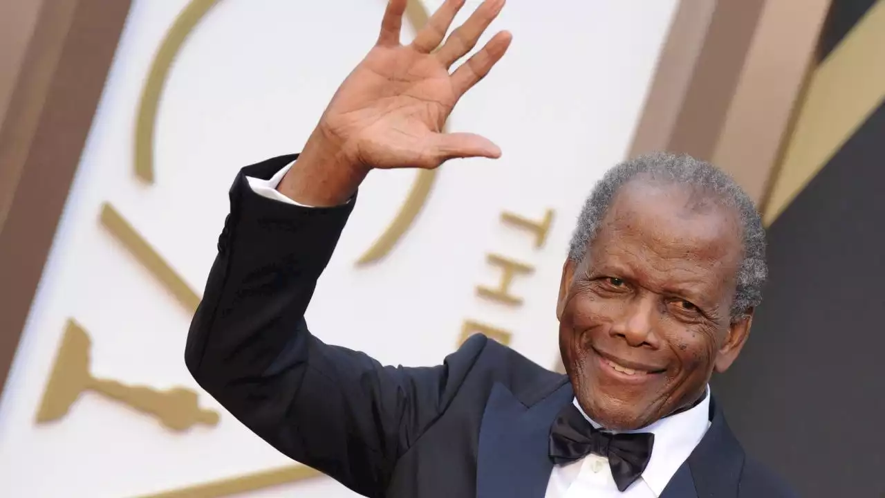 Will Smith Pays Tribute to 'Icon' Sidney Poitier