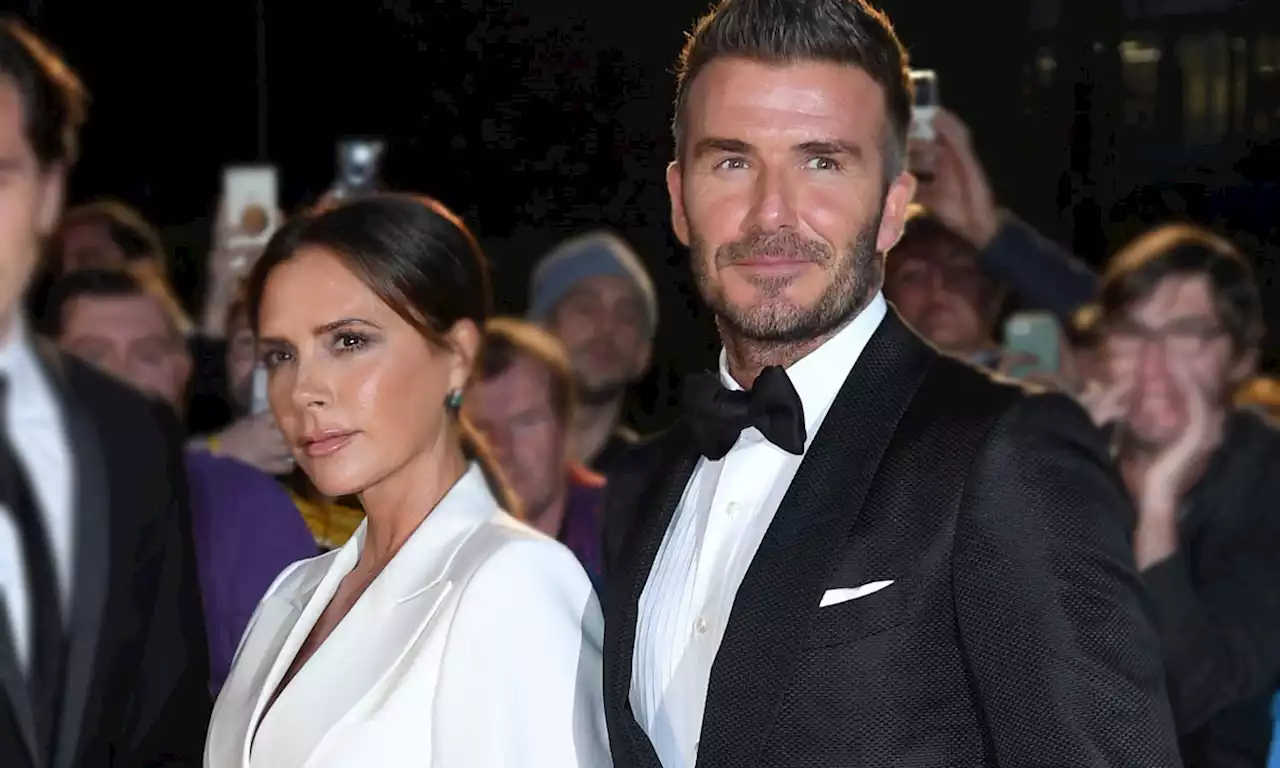 Victoria Beckham presume de tipazo en un barco frente a la atenta mirada de David