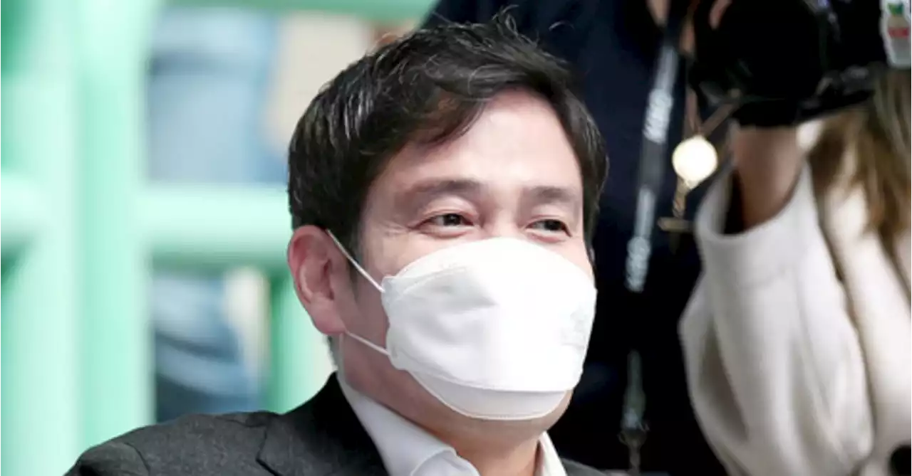 주가 급락에 불매운동까지...정용진 '이제 멸공 안한다'