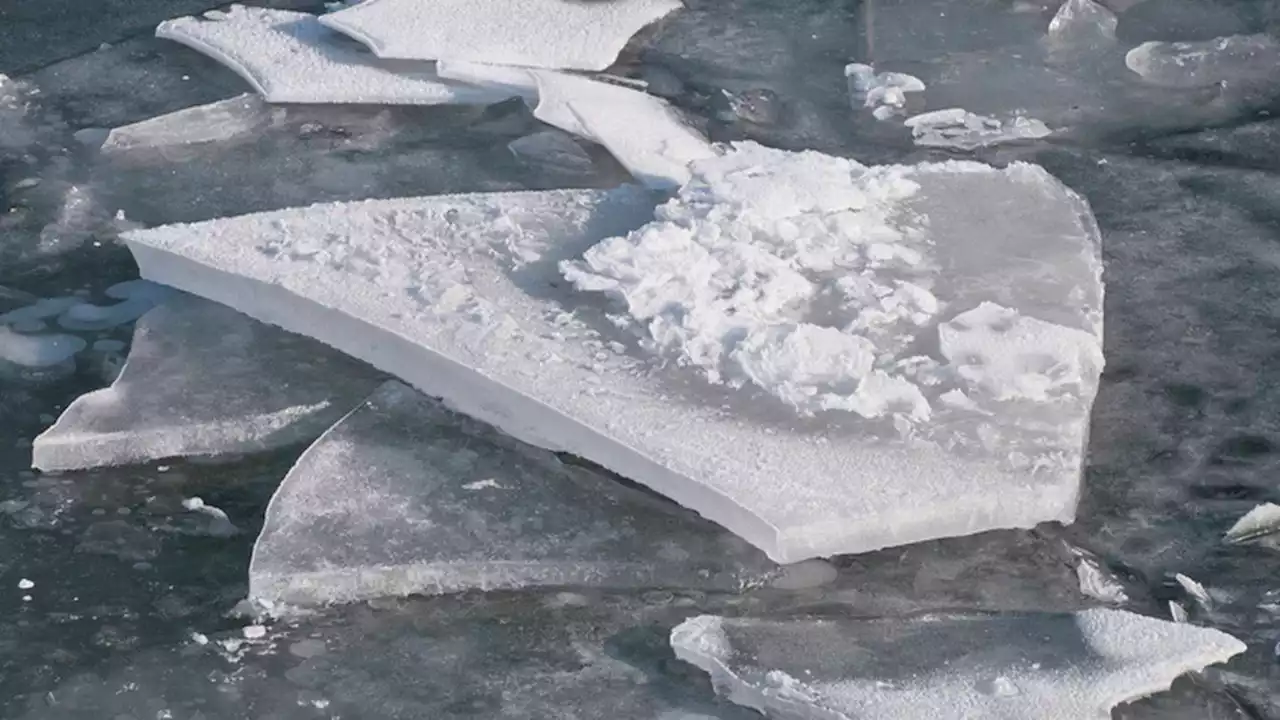 Nearly 3 dozen people rescued from floating ice chunk in Green Bay