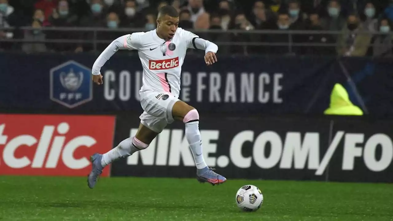 Mbappé juega con su futuro