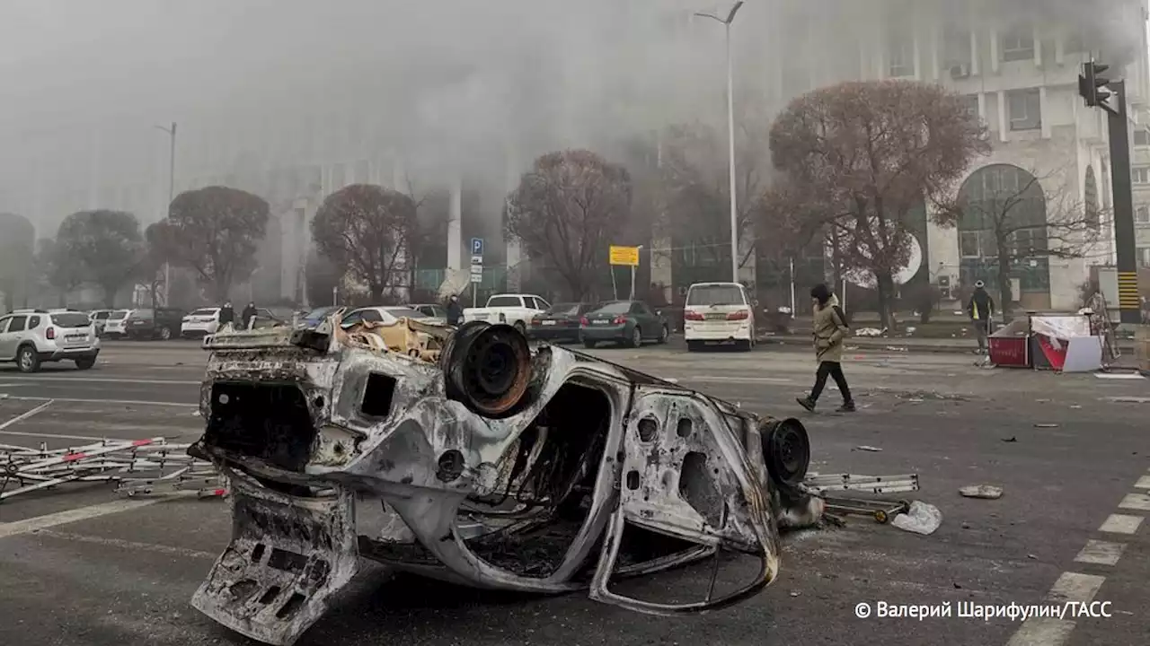 Госсекретарь: Казахстан подвергся гибридной атаке террористов, целью мог быть переворот