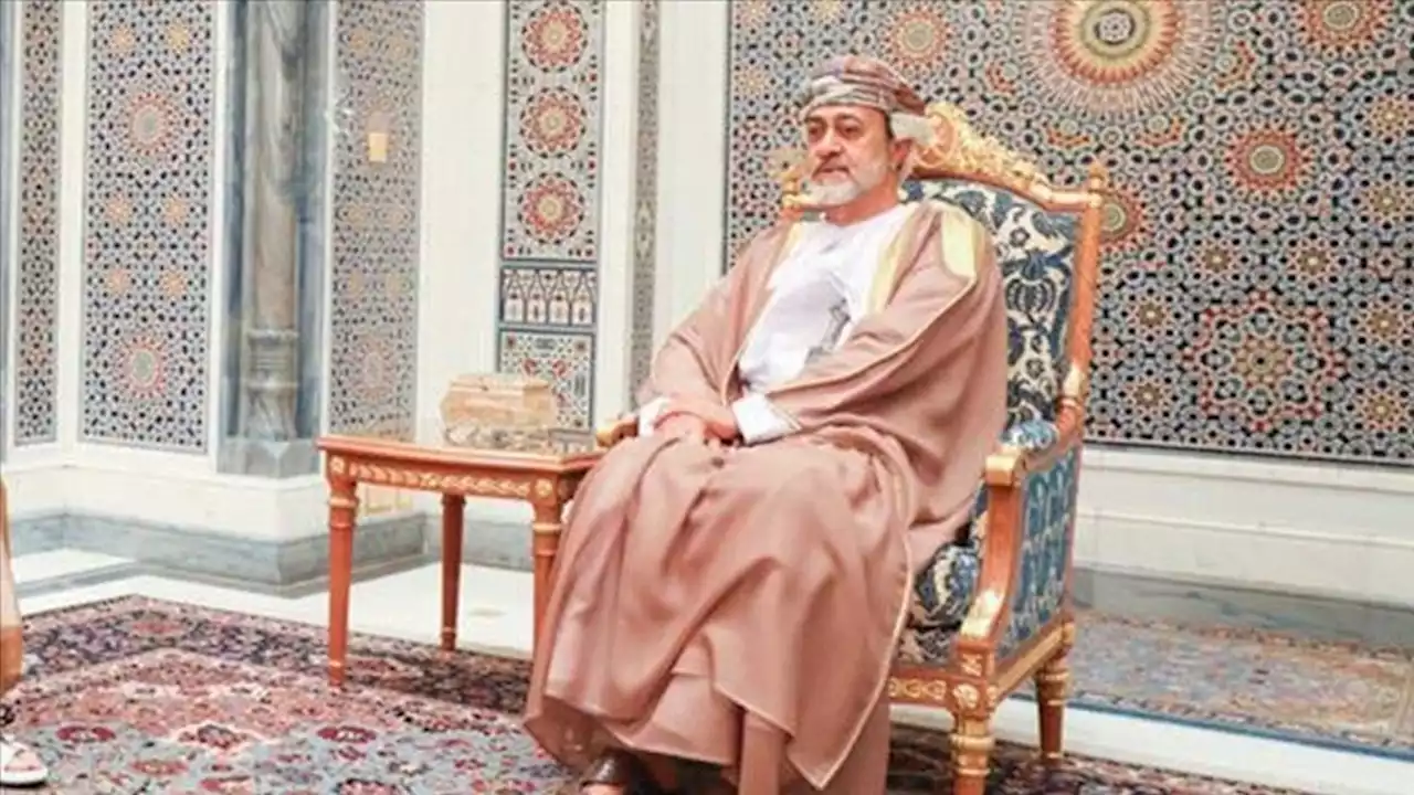 سلطان عمان يدعو مواطنيه إلى 'الانفتاح' على العالم 'بتوازن'