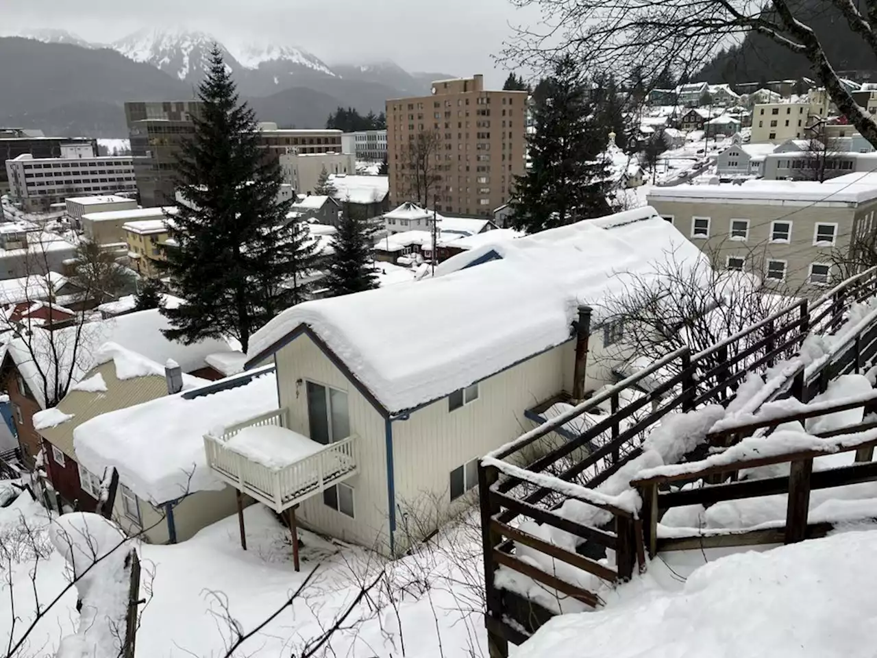 Juneau schools to stay closed Tuesday due to hazardous winter warmup