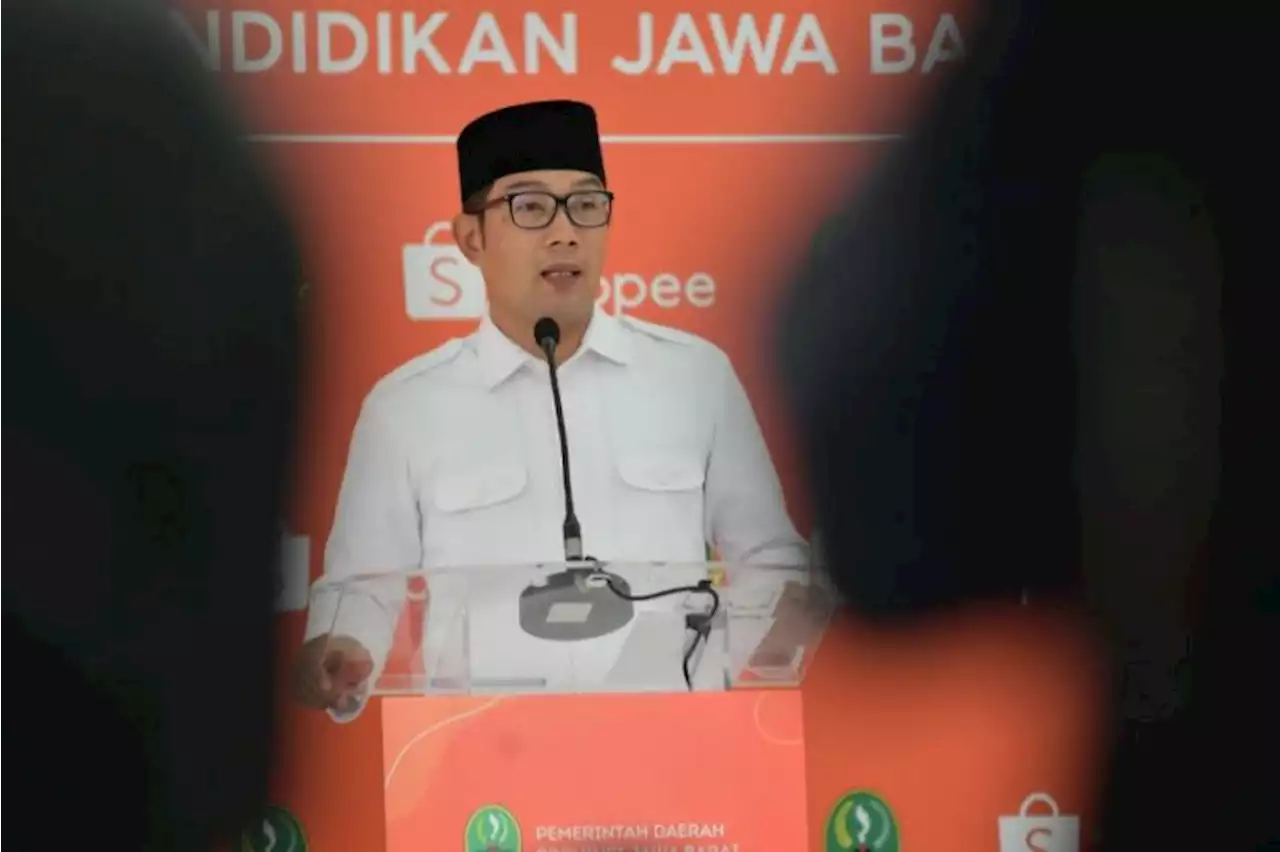 Ridwan Kamil imbau warga tidak panik hadapi varian Omicron