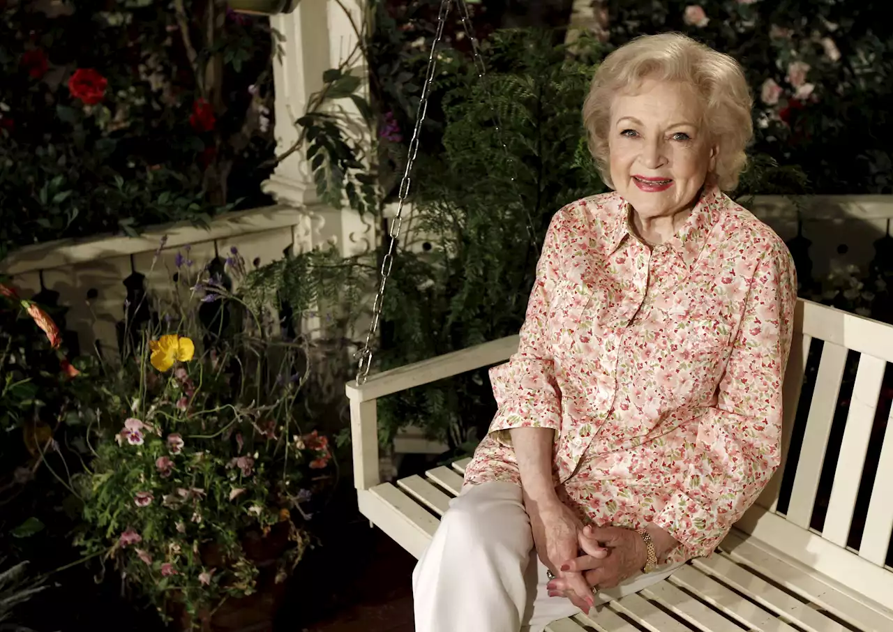 Betty White's death caused by stroke suffered 6 days earlier | AP News