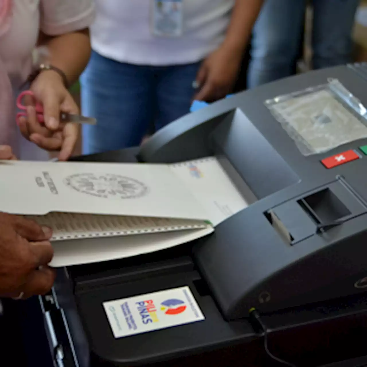 Robredo, Pangilinan ‘alarmed’ by reports of alleged hacking of Comelec servers