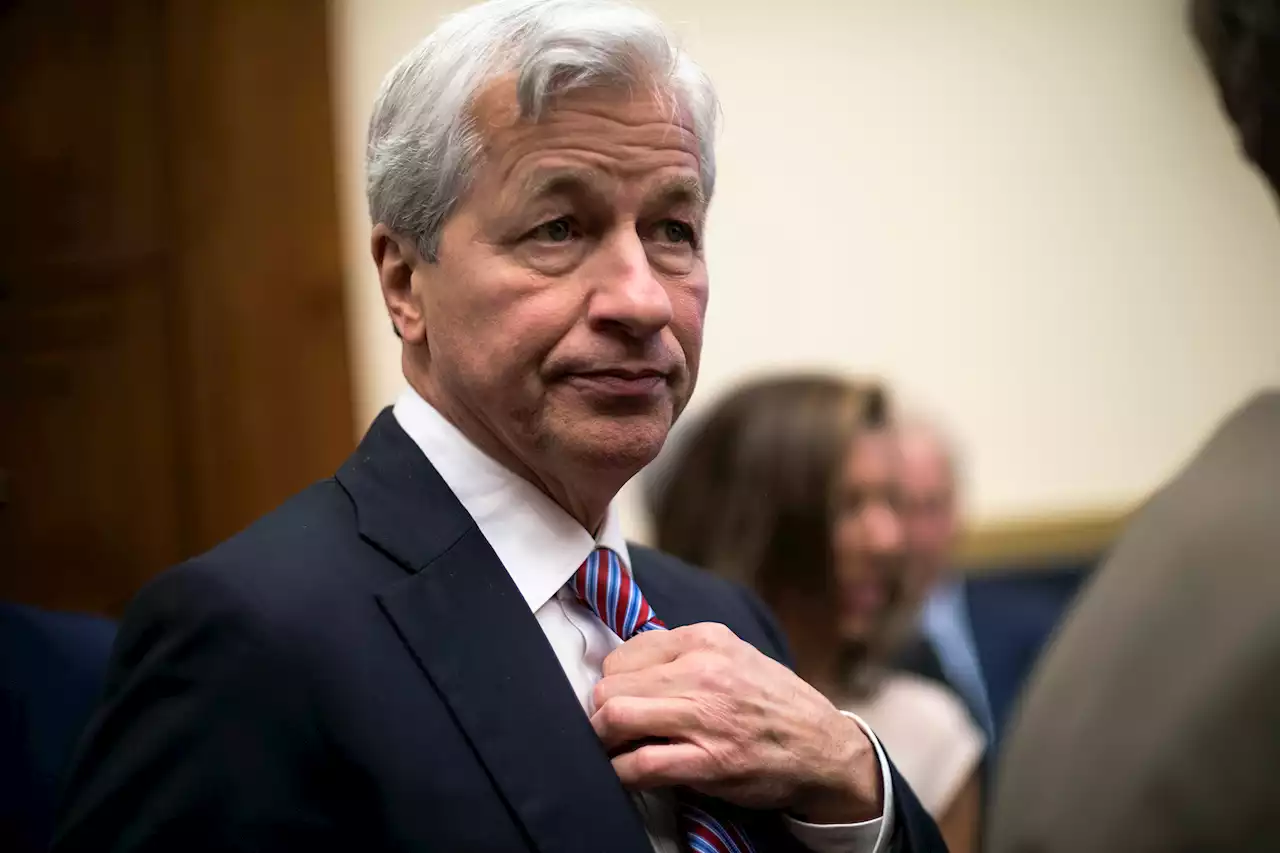 JPMorgan CEO Jamie Dimon threatens to fire unvaccinated workers