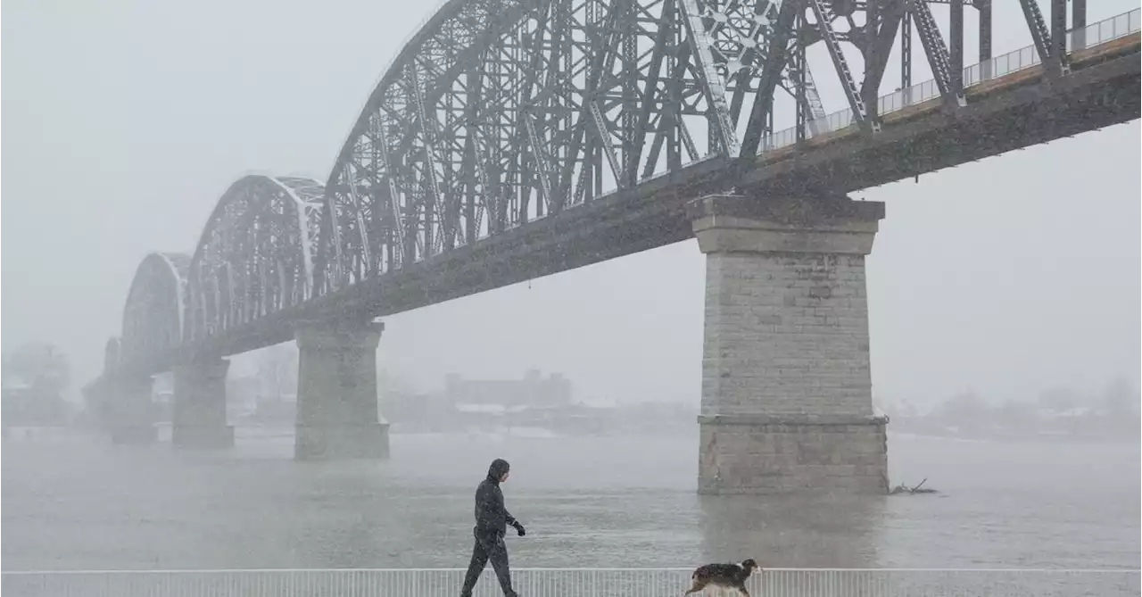 Arctic blast brings wind-chill alerts to northern U.S.