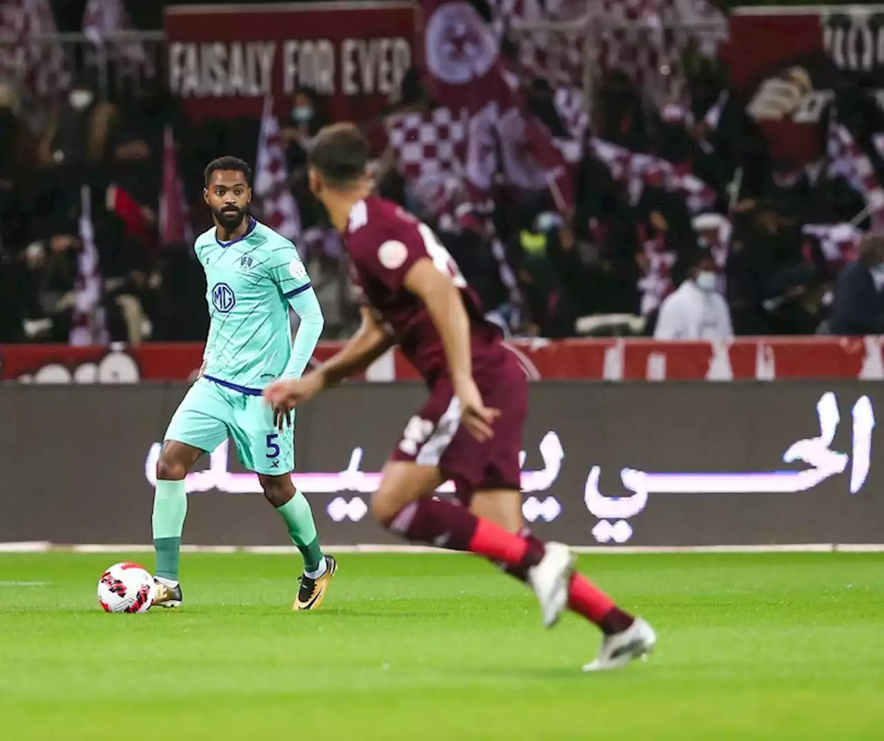 بعد ثنائية الفيصلي ..'الأهلي' يواصل نزيف النقاط و'خبراني' يخرج بالحمراء