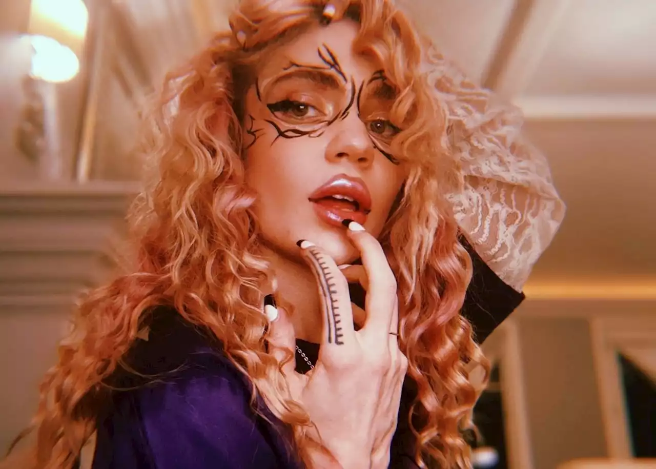 Grimes hints at releasing 35-track nightcore album [listen]