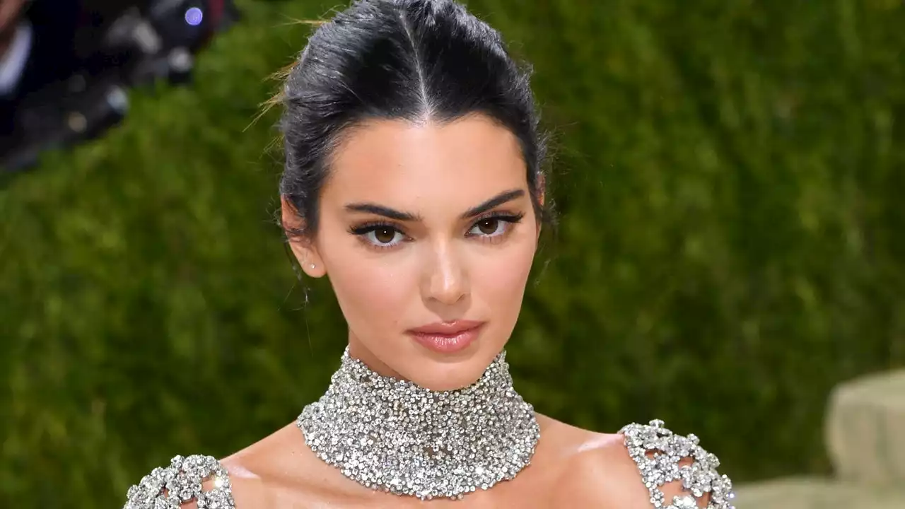 Kendall Jenner Addressed Critics of Her “Inappropriate” Cutout Dress