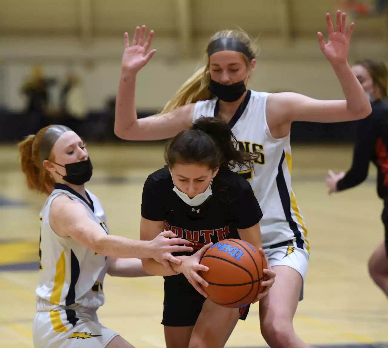 Maine South starting to play its best basketball