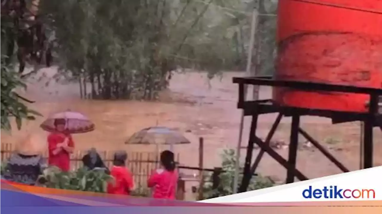 Banjir Bandang Terjang Tiga Desa di Selaawi Garut