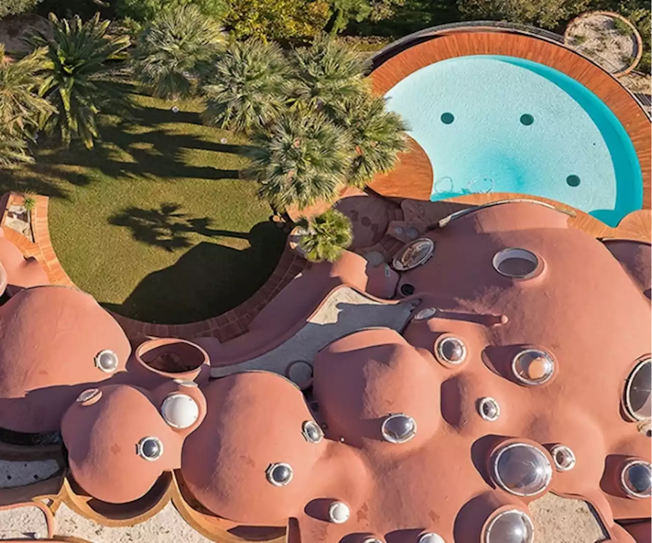 Pierre Cardin’s Bubble Palace on Bay of Cannes Up For Sale