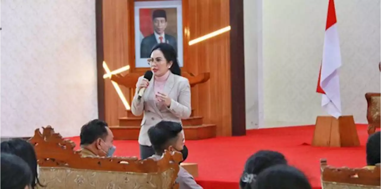 Anggota DPR Nilai 'Kartu Sakti' Jokowi Sejahterakan Masyarakat dan Tingkatkan SDM | merdeka.com