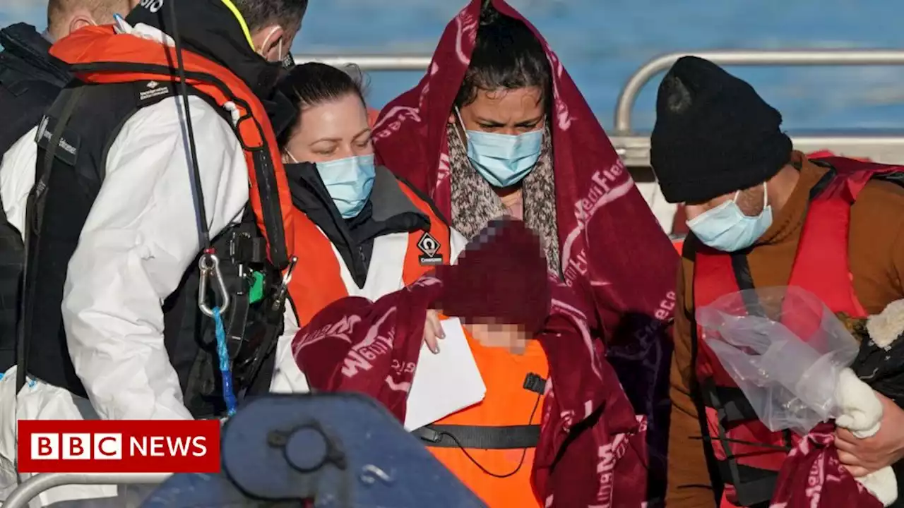 Migrant crossings: More than 270 people cross the Channel on Thursday