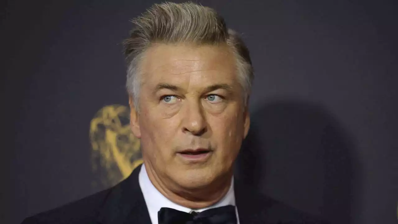 Jetzt also doch! - Alec Baldwin will Ermittlern sein Handy geben