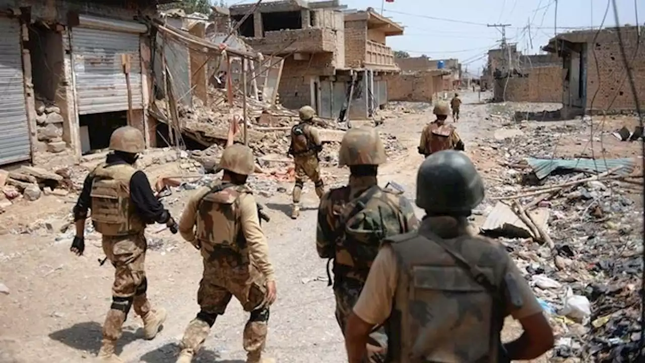 Soldier martyred in terrorist attack on military post in Bannu