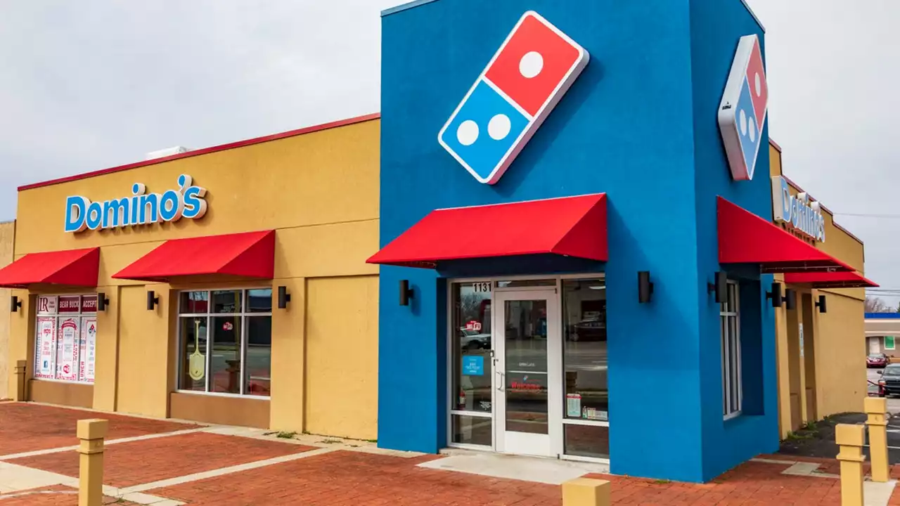 Domino's reduces number of wings in carryout deal