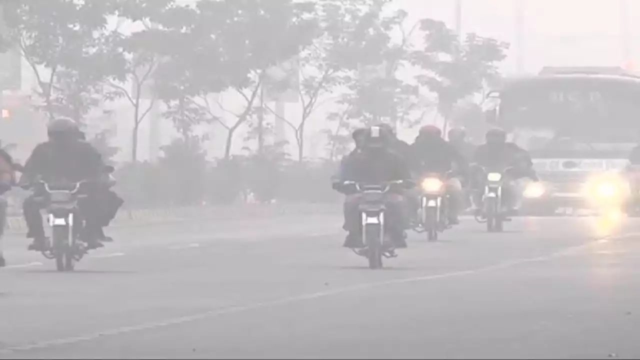 پنجاب کے مختلف علاقوں ميں دھند کا راج، موٹرویز بند