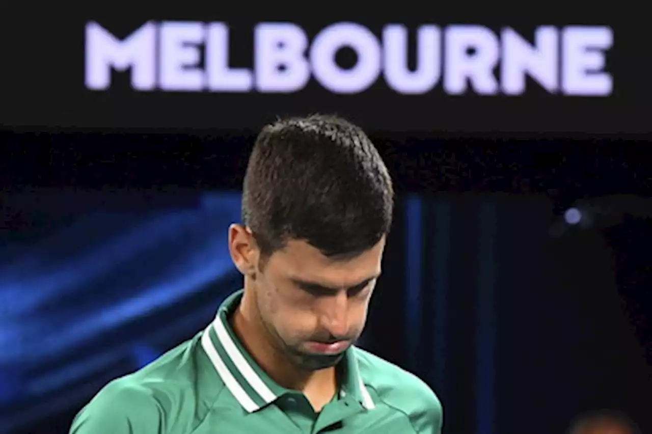 Tennis, caso Djokovic: giudice dispone il fermo del serbo in Australia