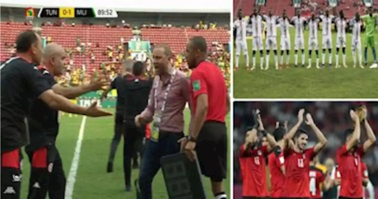 أخطاء الجولة الأولى فى كأس أمم أفريقيا.. فضيحة تحكيم مباراة تونس ومالى تغضب نسور قرطاج.. أزمة بسبب عدم عزف النشيد الوطنى لمنتخب موريتانيا.. 3 كرات فاسدة بمباراة مصر ونيجيريا.. وميكروباص ينقل لاعبى منتخب الجزائر - اليوم السابع