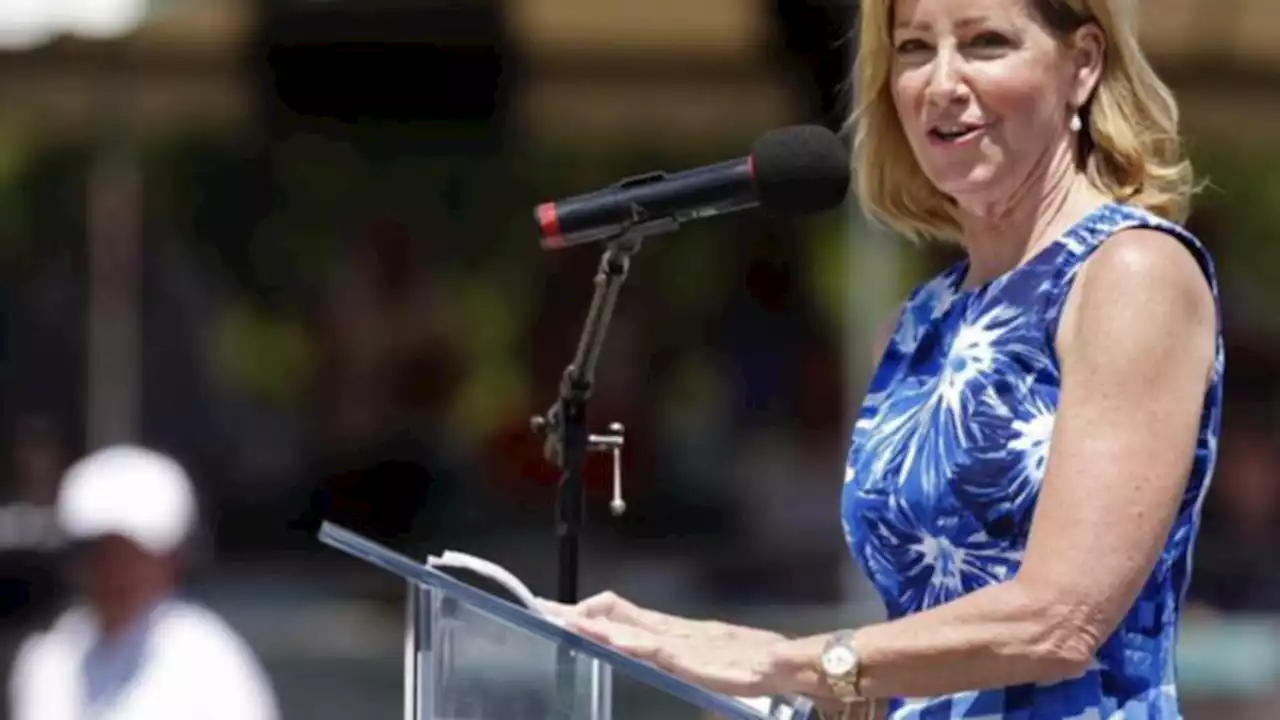 Chris Evert diagnosed with ovarian cancer