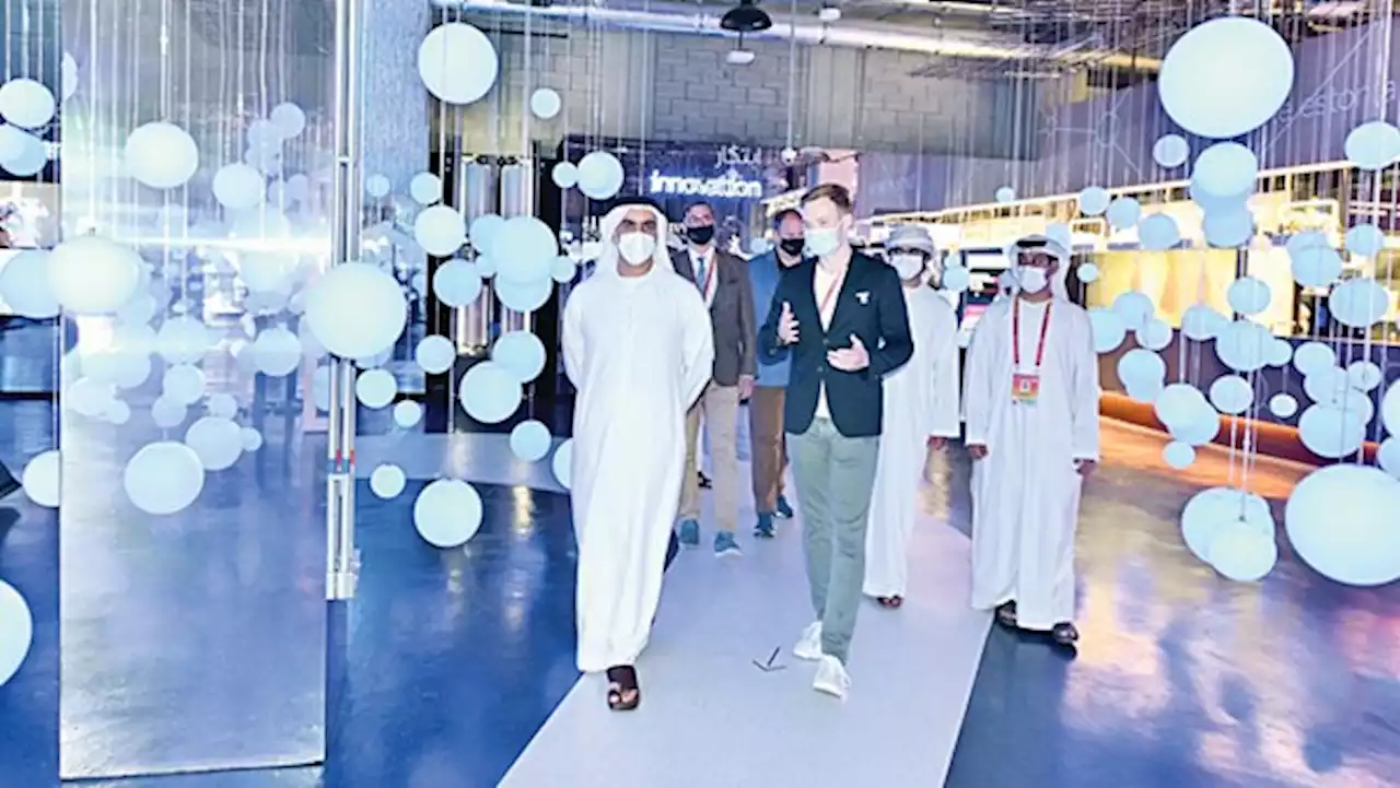 سيف بن زايد يزور جناحي إستونيا ومولدوفا في «إكسبو 2020 دبي»