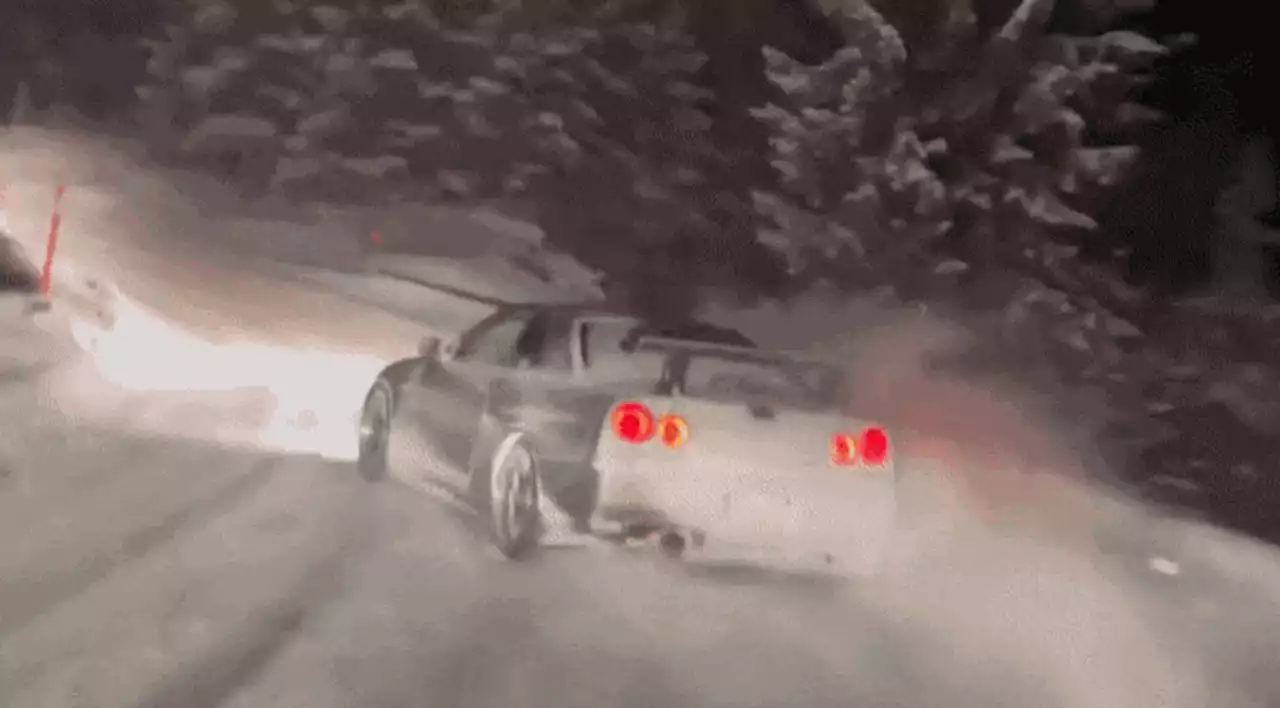 Watch This Guy Drift A Nissan Skyline R34 GT-R V-Spec And Ford F-150 Raptor In The Snow | Carscoops