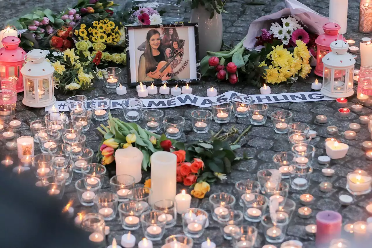 Ashling Murphy: Vigils held across Ireland after killing of young teacher