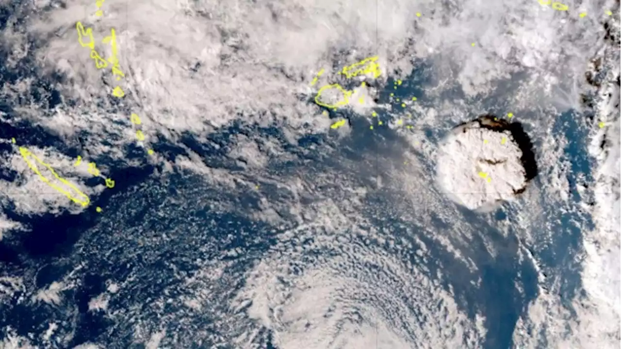 Volcano erupts in Pacific, islanders rush to escape waves