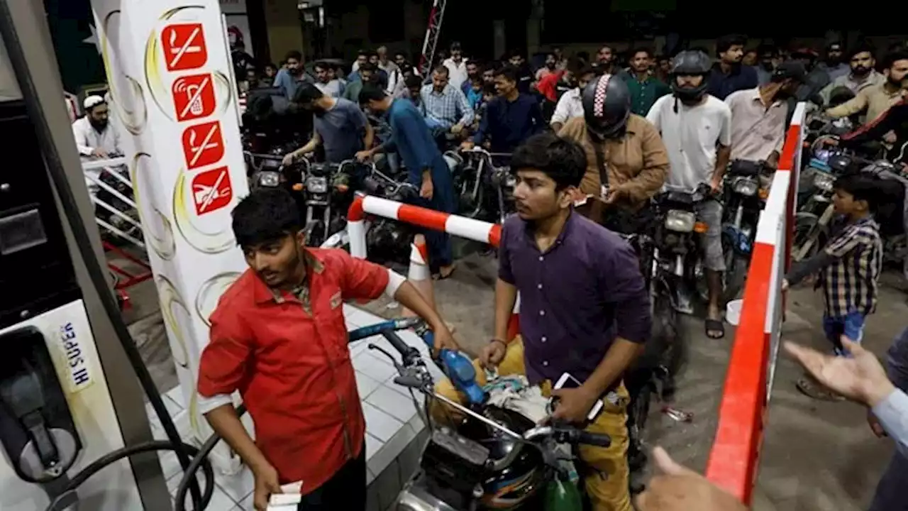Govt increases petrol price by Rs 3.01 per litre