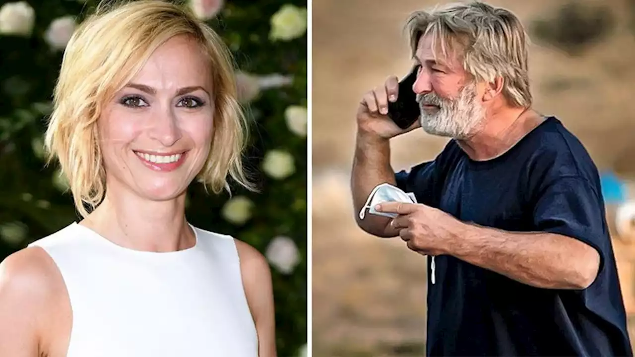 أليك بالدوين يسلم هاتفه للمحققين في مقتل مديرة تصوير فيلم 'راست'
