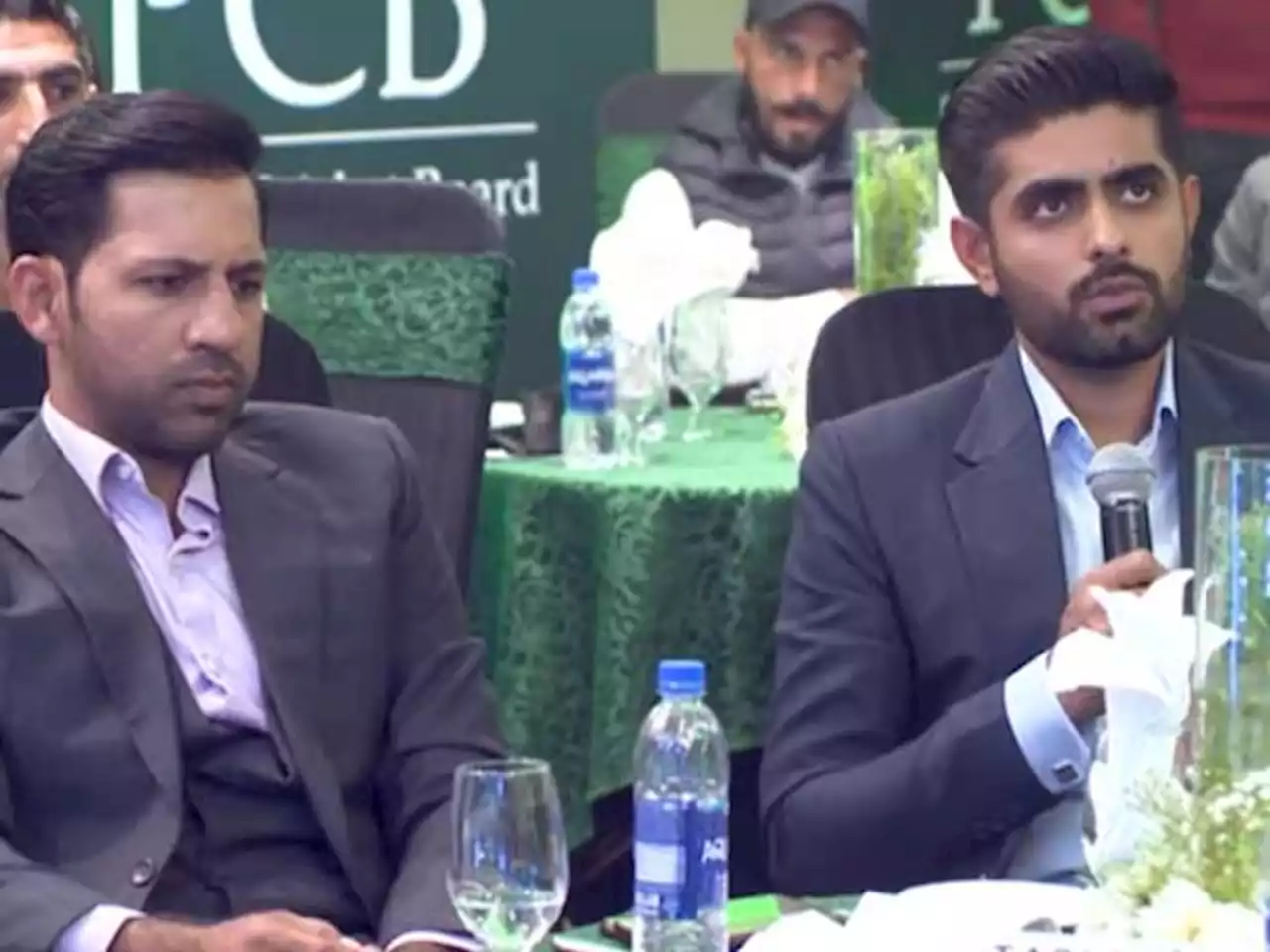 بہت زیادہ پریشانی کی صورت میں سرفراز احمد سے مشورہ لیتا ہوں، بابر اعظم - ایکسپریس اردو