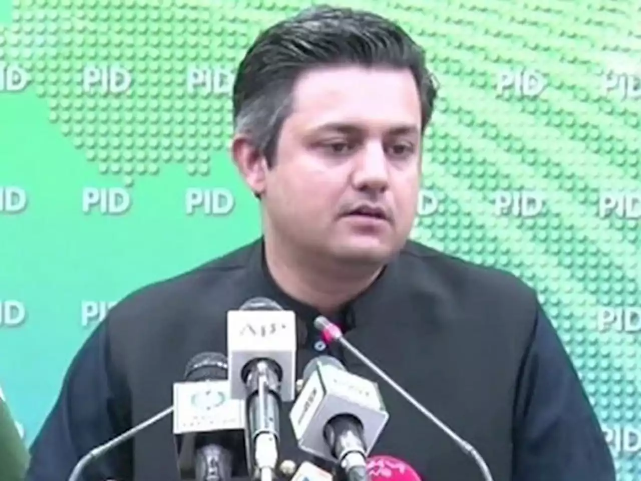 سندھ کی آدھی گیس توپائپ میں ڈالنے کے قابل نہیں ہوتی،حماد اظہر - ایکسپریس اردو