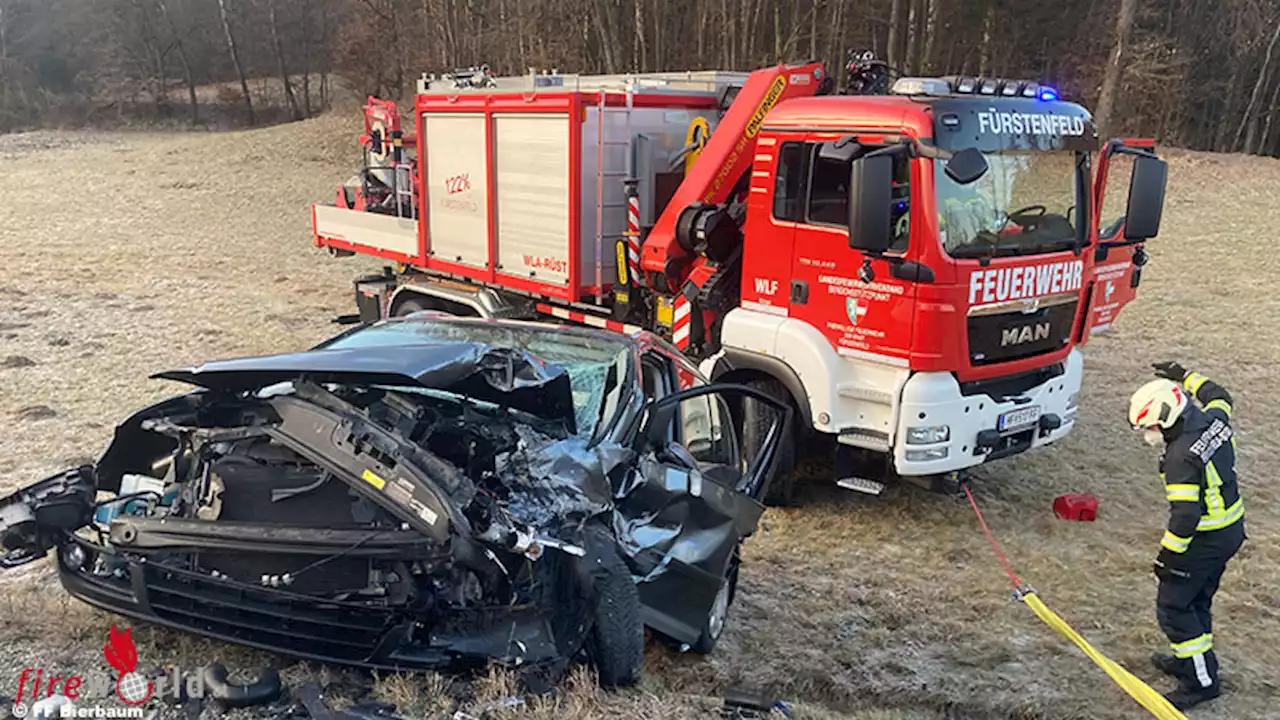 Stmk: Eingeklemmte Person bei Frontalkollision auf der L401 zwischen Bierbaum und Fürstenfeld