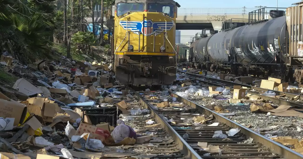 Thieves raiding rail cargo containers in Los Angeles