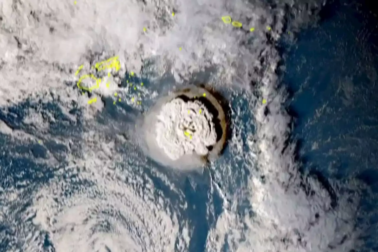 Volcano erupts in Pacific, triggering tsunami advisory for B.C and U.S. west coast