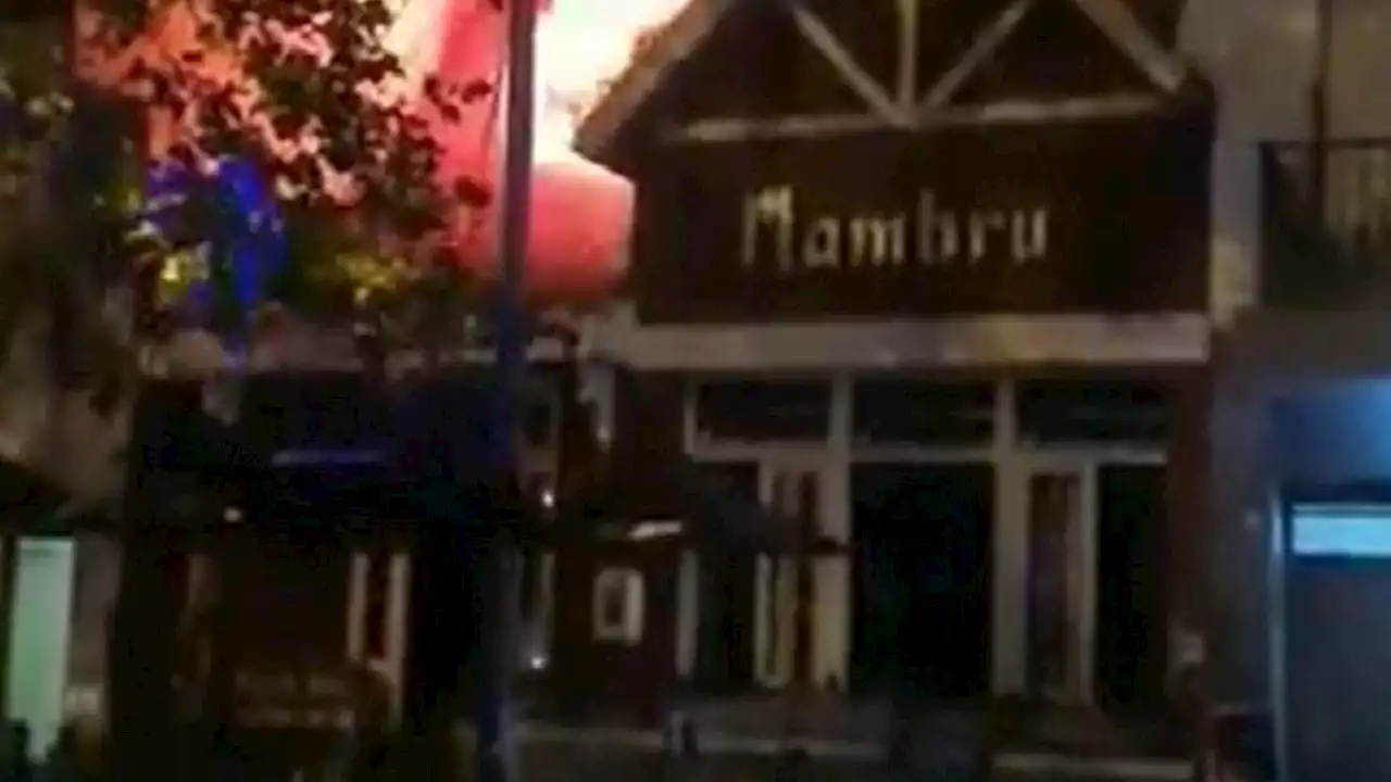 Un voraz incendio destruyó a Mambrú, la famosa hamburguesería de Mar del Plata