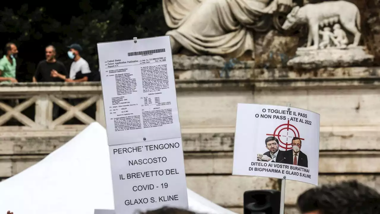 Manifestazione No Green Pass a San Giovanni, gli organizzatori: 'Possibili infiltrazioni estremiste'