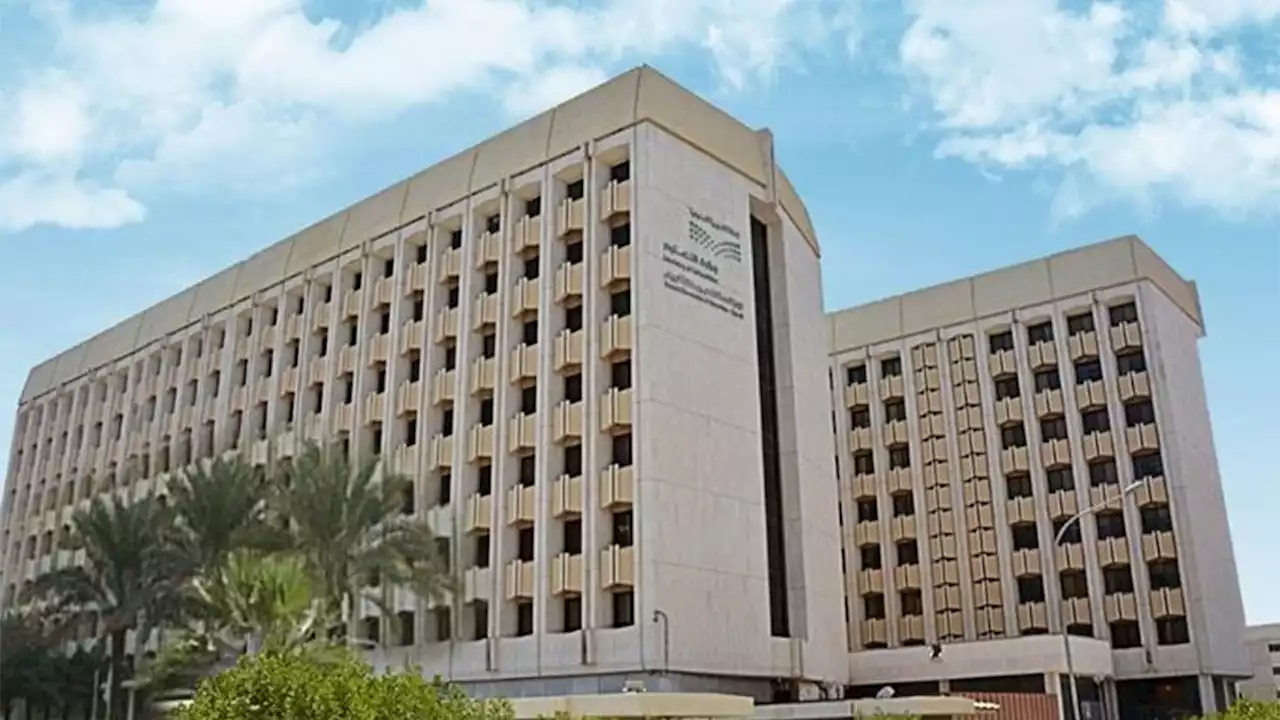 استعدادا لـ«العودة الحضورية».. توجيهات من تعليم الرياض بشأن المقاصف والنقل والمكافآت