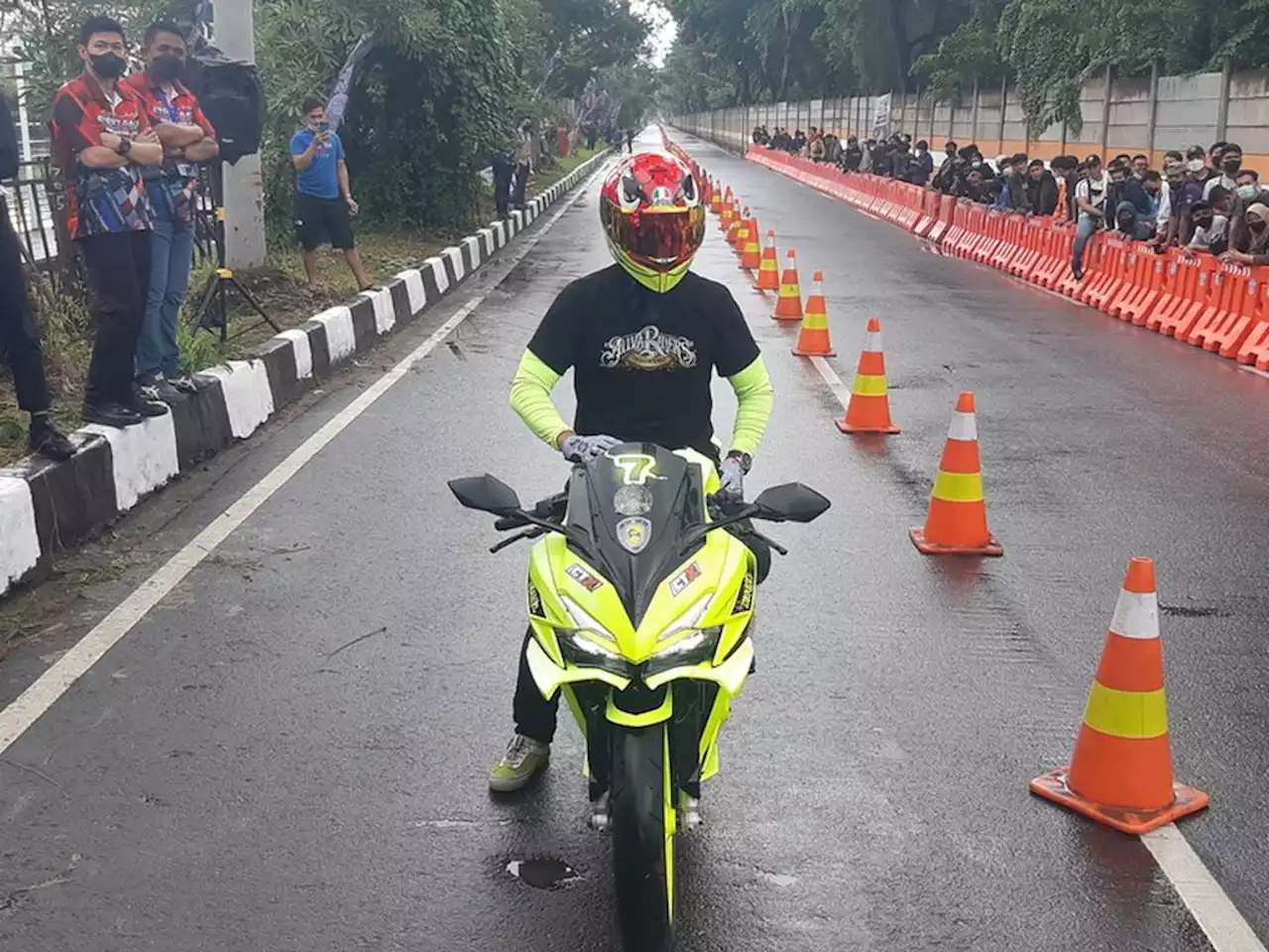 Ada 350 Motor Jalanan ”Geber” Arena Balapan di Ancol