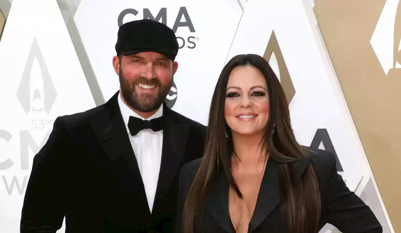 Jay Barker, former Alabama quarterback, reportedly tried to hit wife Sara Evans with vehicle